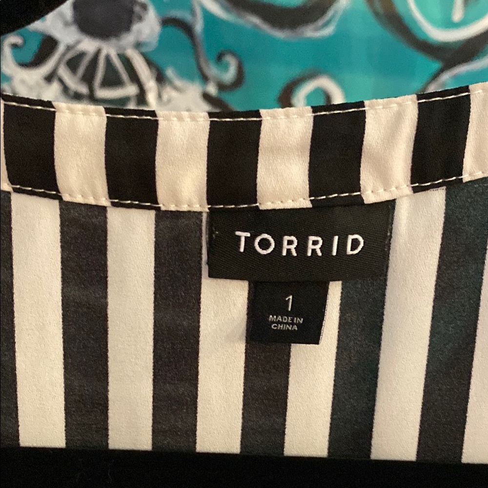 Torrid Black and White Striped Sleeveless Blouse - Picture 4 of 7